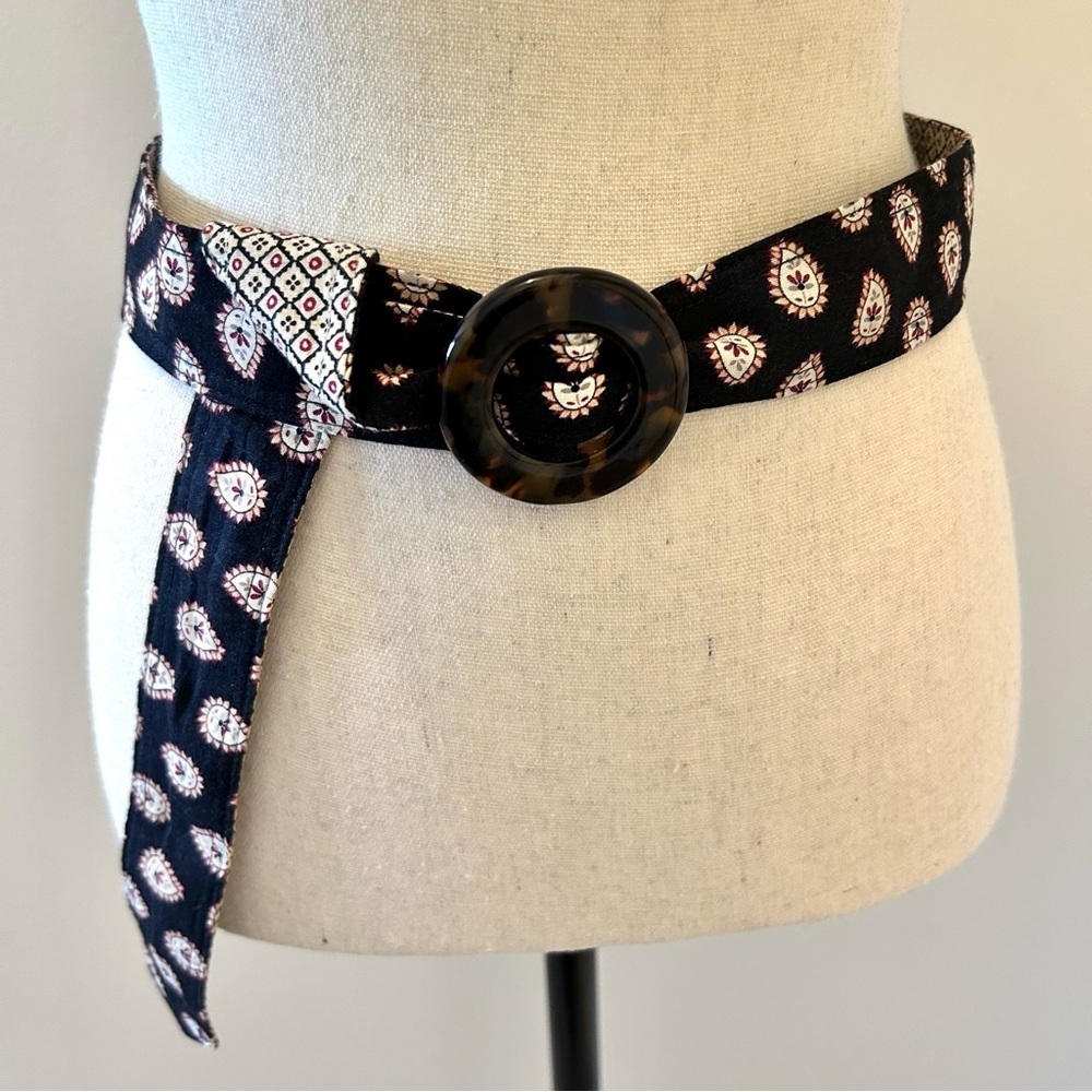 Vera Bradley Black and White Paisley Reversible Belt with Tortoise Buckle